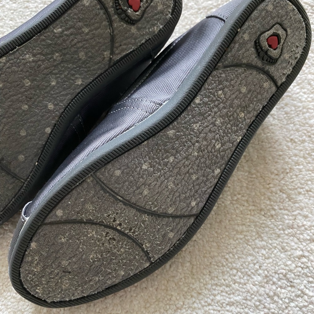 Bobs size 6.5 gray/silver shoes - Picture 5 of 7